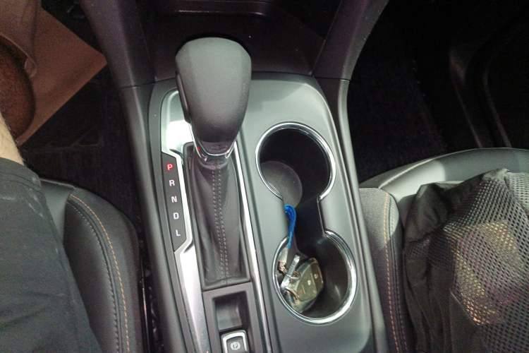 Used Chevrolet Equinox 2022 535T Chijie Edition Gear Lever