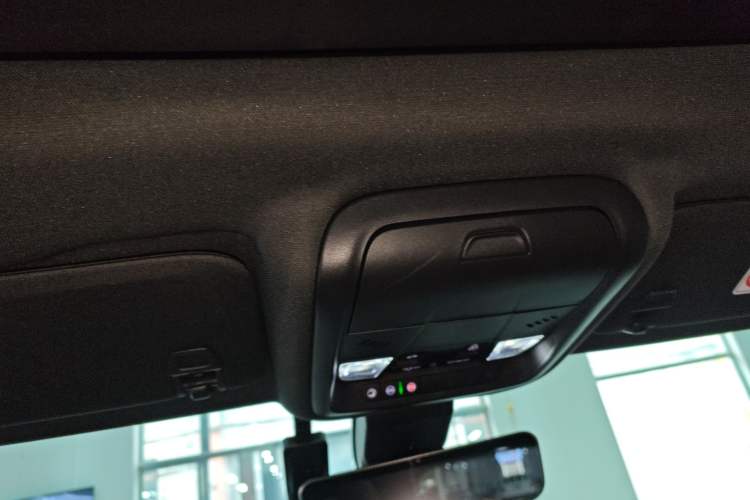 Used Chevrolet Equinox 2022 Mild Hybrid 550T RS Four-Wheel Drive Intelligent Guardian Edition Headliner
