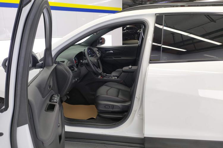 Used Chevrolet Equinox 2022 Mild Hybrid 550T RS Smart Boundary-Setting Edition Left Front Seat
