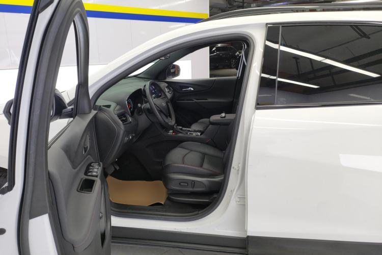 Used Chevrolet Equinox 2022 Mild Hybrid 550T RS Smart Boundary-Setting Edition Left Front Seat