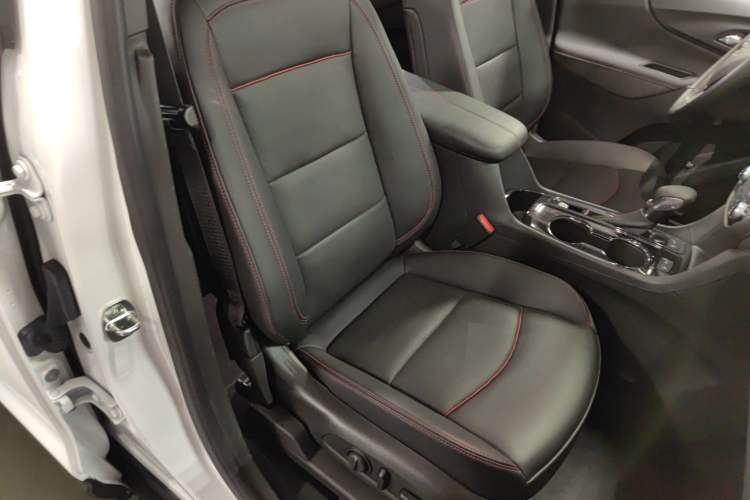 Used Chevrolet Equinox 2022 Mild Hybrid 550T RS Four-Wheel Drive Intelligent Guardian Edition Right Front Seat