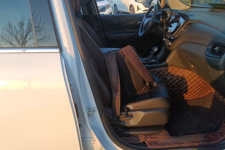 Used Chevrolet Equinox 2022 535T YuJie Edition Right Front Seat