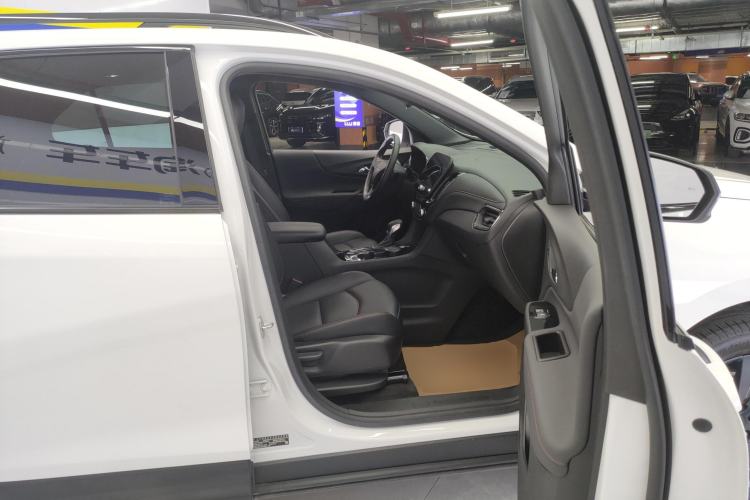Used Chevrolet Equinox 2022 Mild Hybrid 550T RS Smart Boundary-Setting Edition Right Front Seat