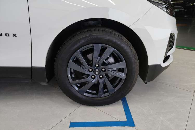 Used Chevrolet Equinox 2022 Mild Hybrid 550T RS Smart Boundary-Setting Edition Right Front Wheel Hub