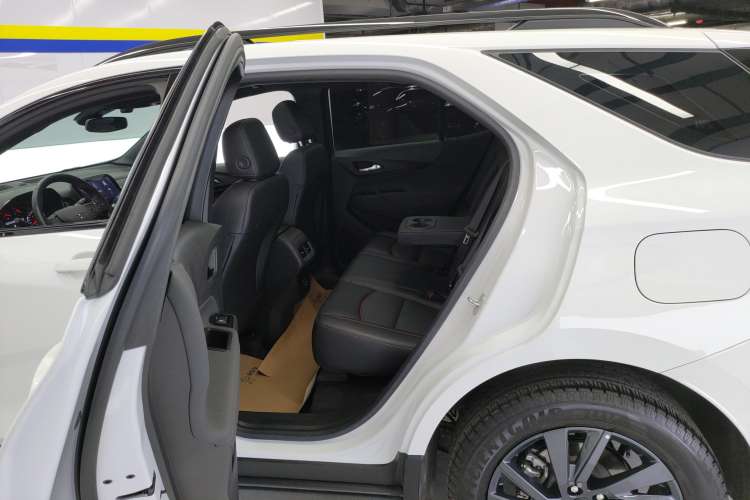 Used Chevrolet Equinox 2022 Mild Hybrid 550T RS Smart Boundary-Setting Edition Right Rear Seat