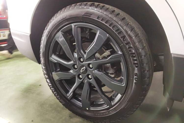 Used Chevrolet Equinox 2022 Mild Hybrid 550T RS Four-Wheel Drive Intelligent Guardian Edition Right Rear Wheel Hub