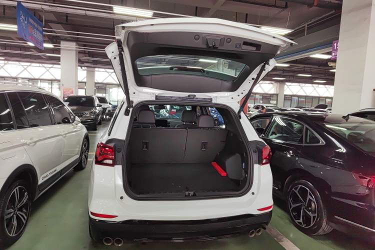 Used Chevrolet Equinox 2022 Mild Hybrid 550T RS Four-Wheel Drive Intelligent Guardian Edition Trunk