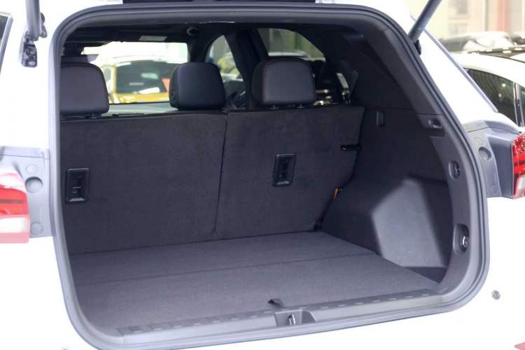 Used Chevrolet Equinox 2022 Mild Hybrid 550T RS Four-Wheel Drive Intelligent Guardian Edition Trunk