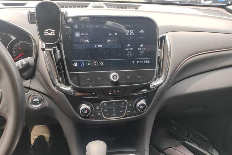 Used Chevrolet Equinox 2023 Mild Hybrid 2.0T RS Smart Boundary-Pushing Edition Audio And AC Panel