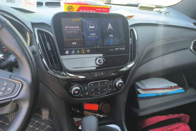Used Chevrolet Equinox 2023 Mild Hybrid 2.0T RS All-Wheel-Drive Smart Boundary Edition Audio And AC Panel