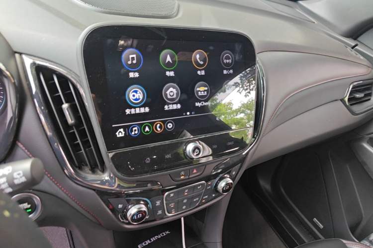 Used Chevrolet Equinox 2023 Mild Hybrid 2.0T RS All-Wheel-Drive Smart Guardian Edition Audio And AC Panel
