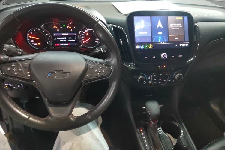 Used Chevrolet Equinox 2023 Mild Hybrid 2.0T RS Smart Boundary-Pushing Edition Center Console