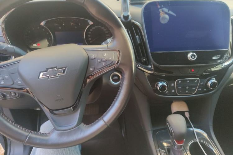 Used Chevrolet Equinox 2023 Mild Hybrid 2.0T RS Smart Boundary-Pushing Edition Center Console