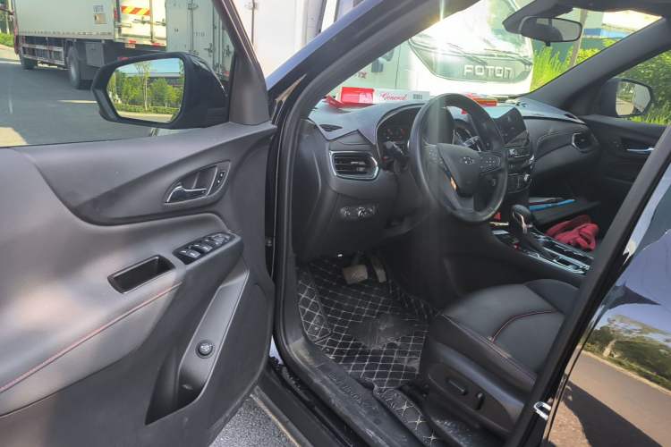 Used Chevrolet Equinox 2023 Mild Hybrid 2.0T RS All-Wheel-Drive Smart Boundary Edition Driver Seat