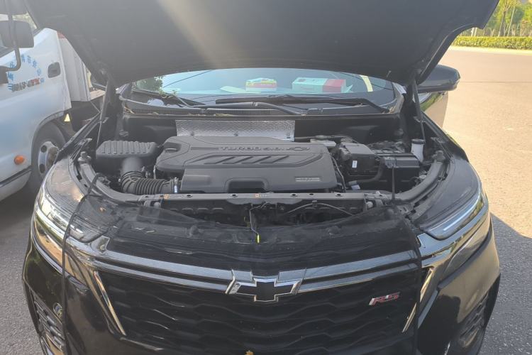 Used Chevrolet Equinox 2023 Mild Hybrid 2.0T RS All-Wheel-Drive Smart Boundary Edition Engine Bay