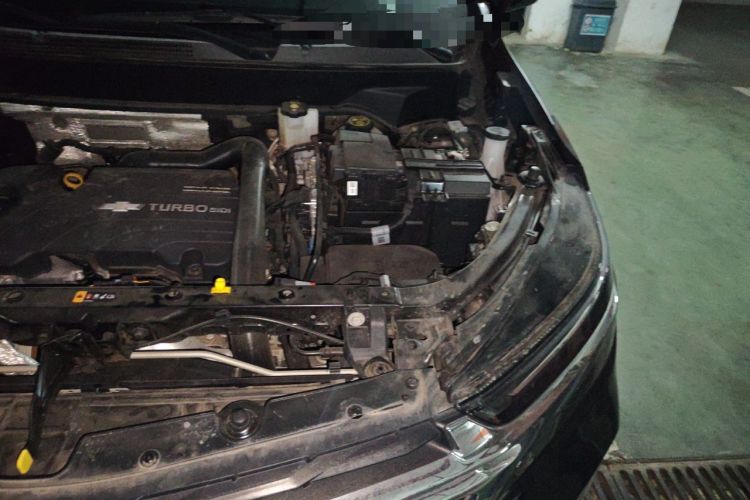 Used Chevrolet Equinox 2023 1.5T Chijie Version Engine Bay Left
