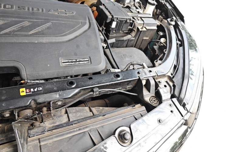Used Chevrolet Equinox 2023 Mild Hybrid 2.0T RS All-Wheel-Drive Smart Guardian Edition Engine Bay Left