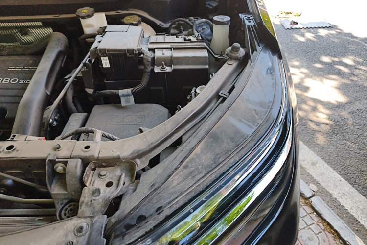 Used Chevrolet Equinox 2023 1.5T Chijie Version Engine Bay Left