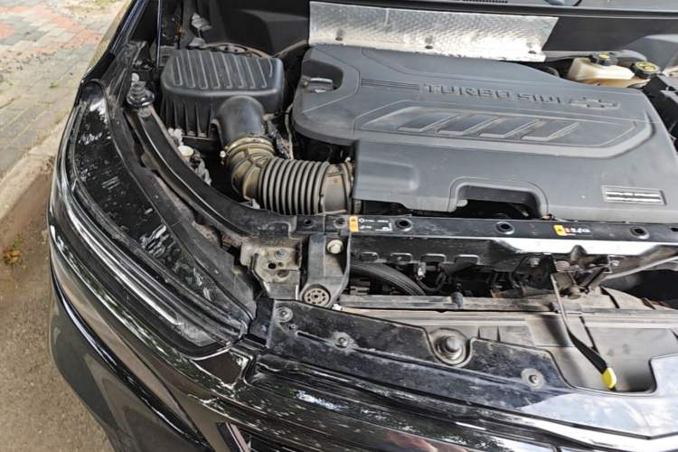 Used Chevrolet Equinox 2023 Mild Hybrid 2.0T RS All-Wheel-Drive Smart Guardian Edition Engine Bay Right