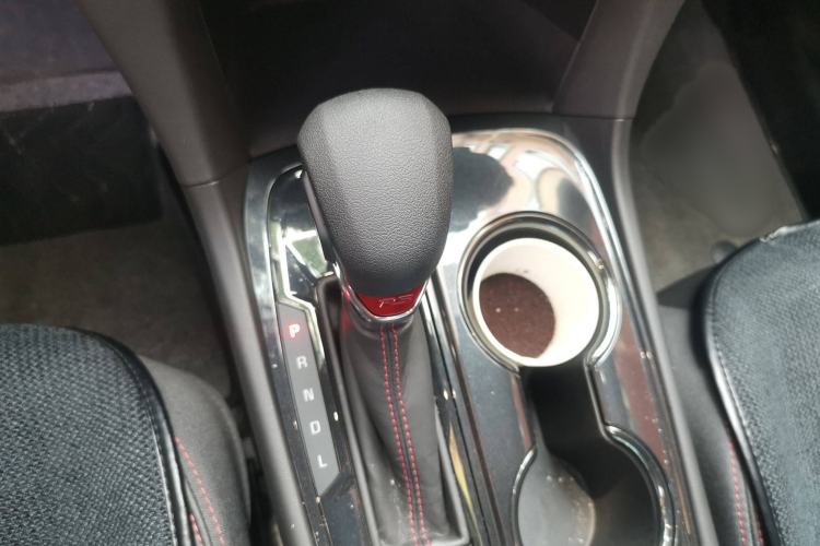 Used Chevrolet Equinox 2023 Mild Hybrid 2.0T RS Smart Boundary-Pushing Edition Gear Lever
