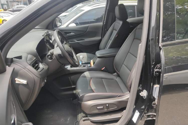 Used Chevrolet Equinox 2023 Mild Hybrid 2.0T RS Smart Boundary-Pushing Edition Left Front Seat