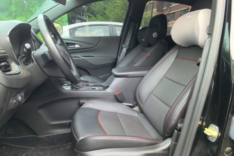 Used Chevrolet Equinox 2023 Mild Hybrid 2.0T RS All-Wheel-Drive Smart Guardian Edition Left Front Seat
