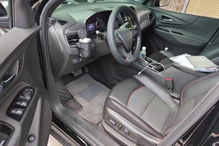 Used Chevrolet Equinox 2023 Mild Hybrid 2.0T RS All-Wheel-Drive Smart Guardian Edition Left Front Seat