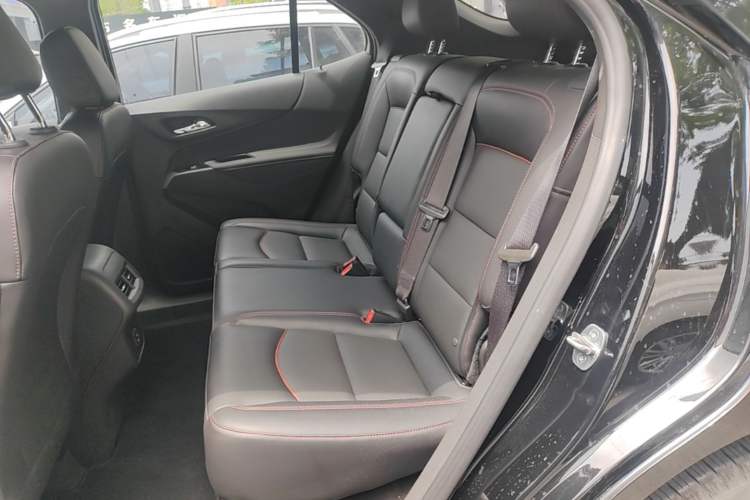 Used Chevrolet Equinox 2023 Mild Hybrid 2.0T RS Smart Boundary-Pushing Edition Left Rear Seat
