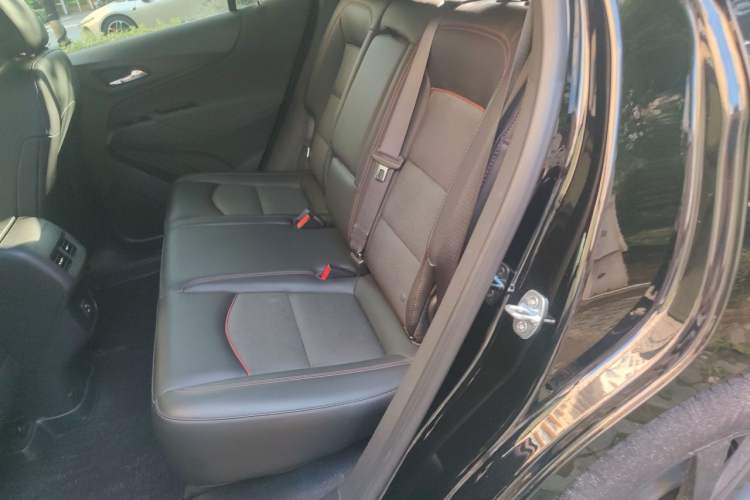Used Chevrolet Equinox 2023 Mild Hybrid 2.0T RS Smart Boundary-Pushing Edition Left Rear Seat