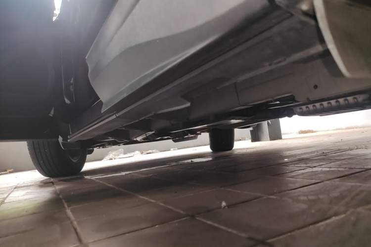 Used Chevrolet Equinox 2023 Mild Hybrid 2.0T RS Smart Boundary-Pushing Edition Left Side Sill