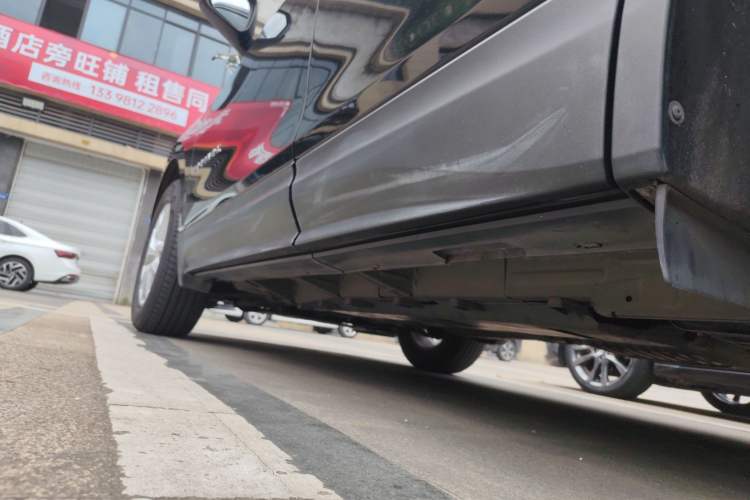 Used Chevrolet Equinox 2023 1.5T Chijie Version Left Side Sill