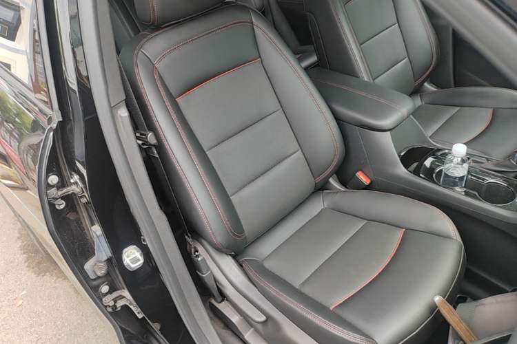 Used Chevrolet Equinox 2023 Mild Hybrid 2.0T RS Smart Boundary-Pushing Edition Right Front Seat