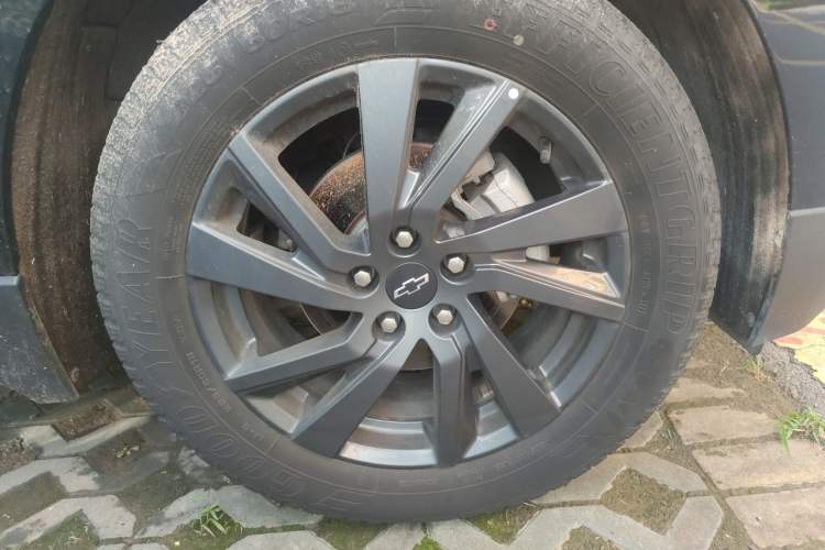Used Chevrolet Equinox 2023 Mild Hybrid 2.0T RS Smart Boundary-Pushing Edition Right Front Wheel Hub