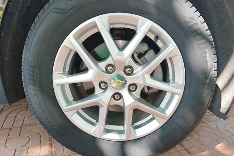 Used Chevrolet Equinox 2023 1.5T Chijie Version Right Front Wheel Hub