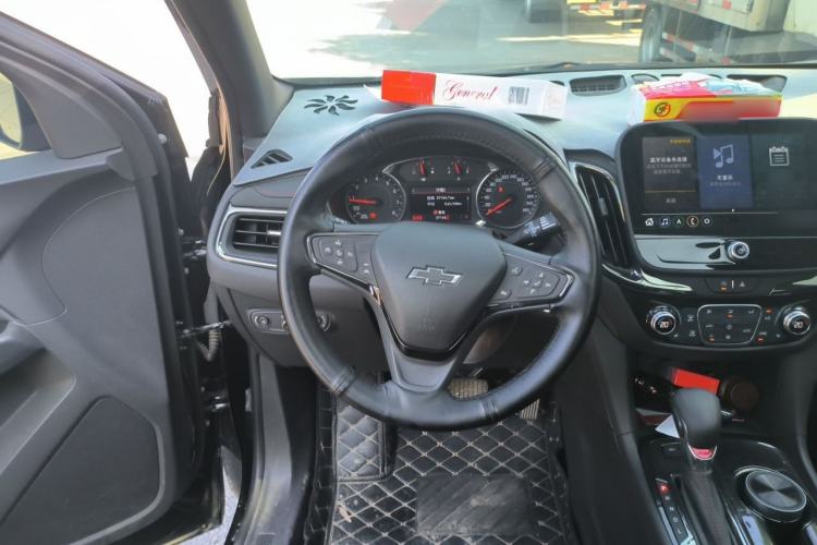 Used Chevrolet Equinox 2023 Mild Hybrid 2.0T RS All-Wheel-Drive Smart Boundary Edition Steering Wheel