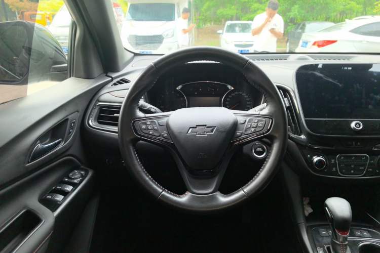 Used Chevrolet Equinox 2023 Mild Hybrid 2.0T RS All-Wheel-Drive Smart Guardian Edition Steering Wheel