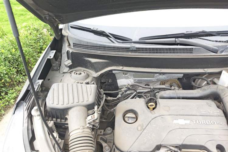 Used Chevrolet Equinox 2023 1.5T Chijie Version Engine Bay Right
