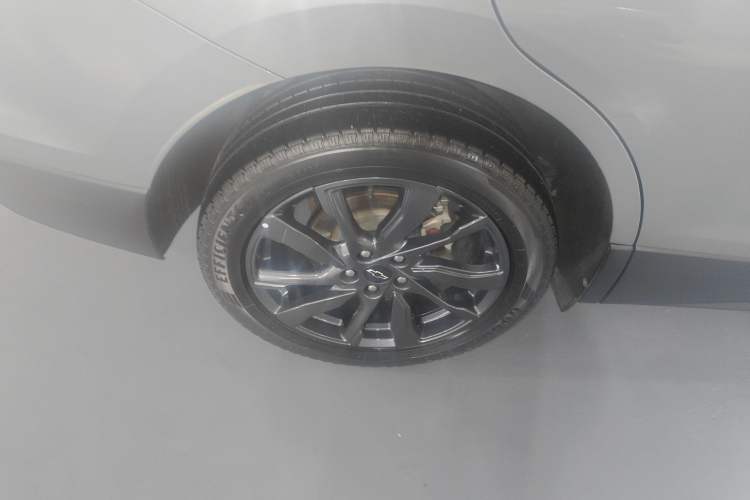 Used Chevrolet Equinox 2023 Mild Hybrid 2.0T RS All-Wheel-Drive Smart Boundary Edition Exterior 5
