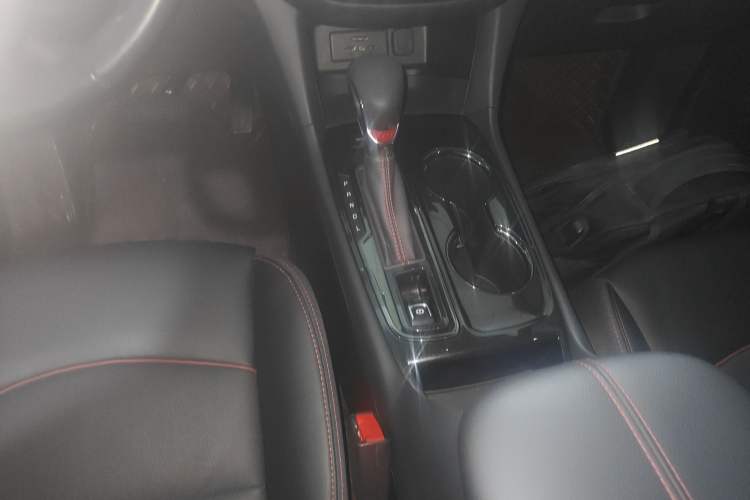 Used Chevrolet Equinox 2023 Mild Hybrid 2.0T RS All-Wheel-Drive Smart Boundary Edition Gear Lever