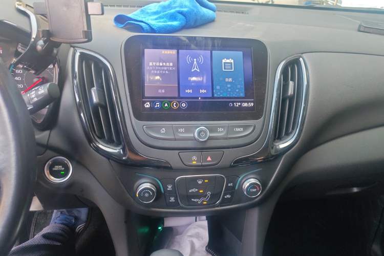 Used Chevrolet Equinox 2023 1.5T Chijie Version Audio And AC Panel
