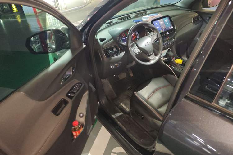 Used Chevrolet Equinox 2023 Mild Hybrid 2.0T RS Smart Boundary-Pushing Edition Driver Seat