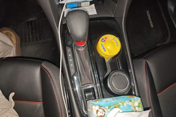 Used Chevrolet Equinox 2023 Mild Hybrid 2.0T RS Smart Boundary-Pushing Edition Gear Lever