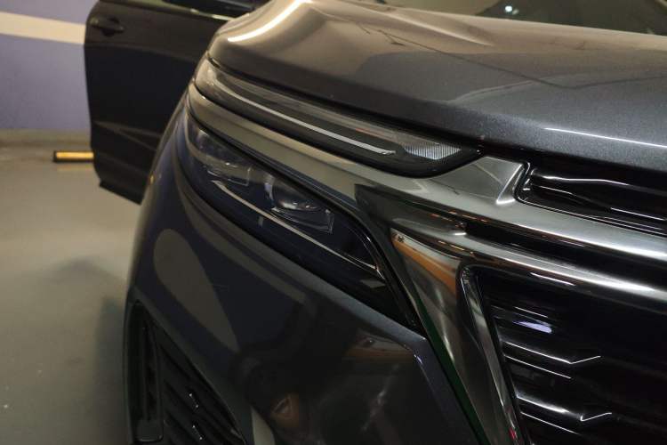 Used Chevrolet Equinox 2023 Mild Hybrid 2.0T RS Smart Boundary-Pushing Edition Right Front Headlight