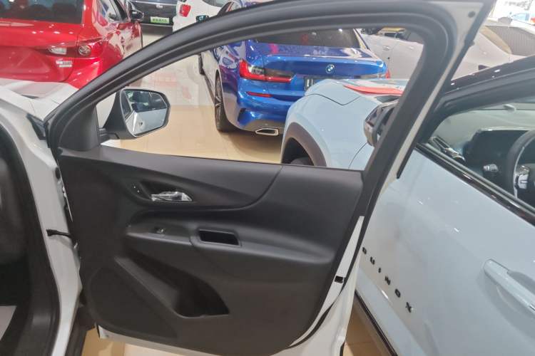 Used Chevrolet Equinox 2023 1.5T Chijie Version Right Front Door Interior