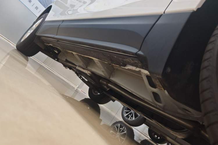 Used Chevrolet Equinox 2023 1.5T Chijie Version Right Side Sill