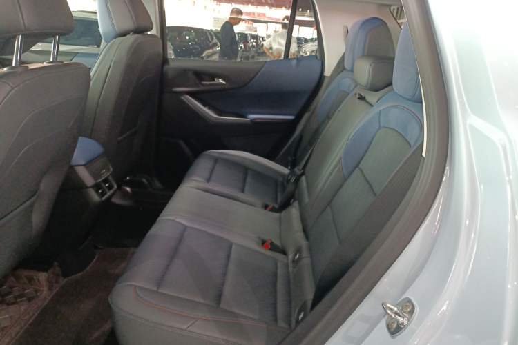 Used Chevrolet Equinox Plus 2024 102km RS Ultimate Edition Interior 4