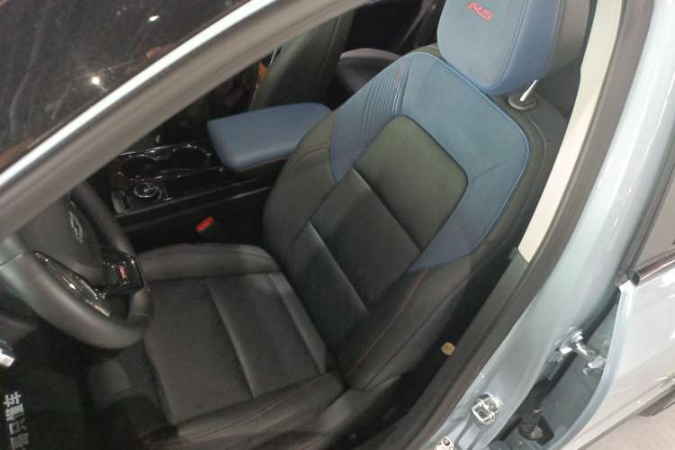 Used Chevrolet Equinox Plus 2024 102km RS Ultimate Edition Left Front Seat