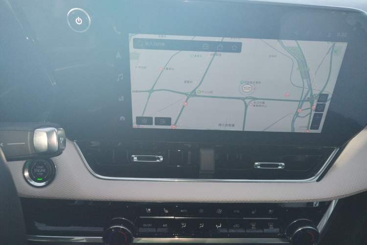 Used Chevrolet Equinox Plus 2024 155km ACTIV Ultimate Edition Audio And AC Panel