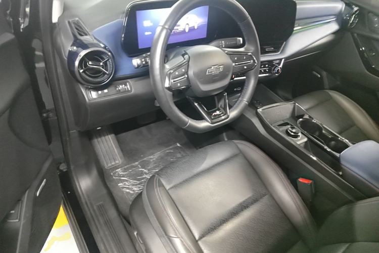 Used Chevrolet Equinox Plus 2024 102km RS Ultimate Edition Driver Seat