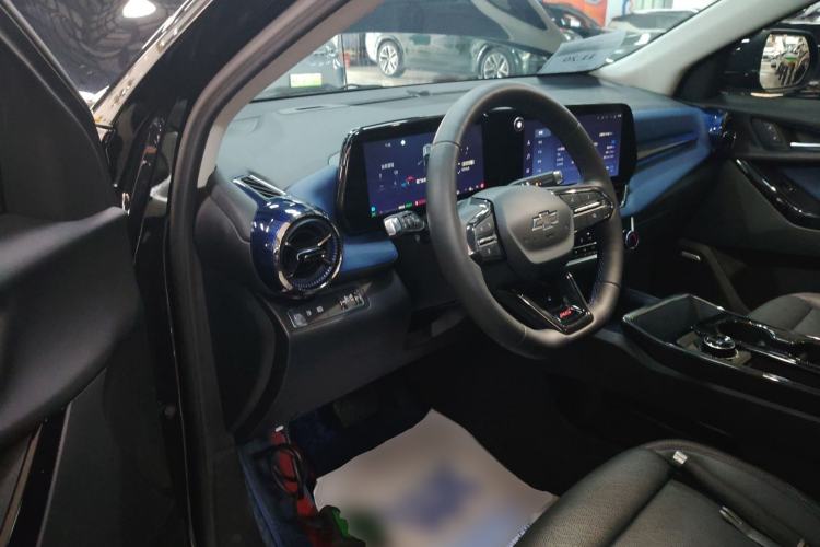Used Chevrolet Equinox Plus 2024 102km RS Ultimate Edition Driver Seat